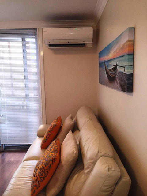 Mollies - Central Fremantle 1 Bedroom Apartment - Tourism Caloundra 8
