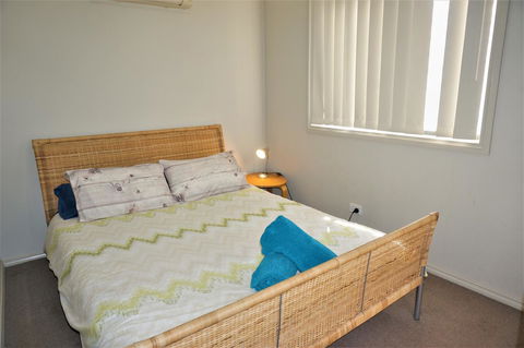 9 Krait Street - Perfect For Large Groups Or Families Alike - Tourism Caloundra 8