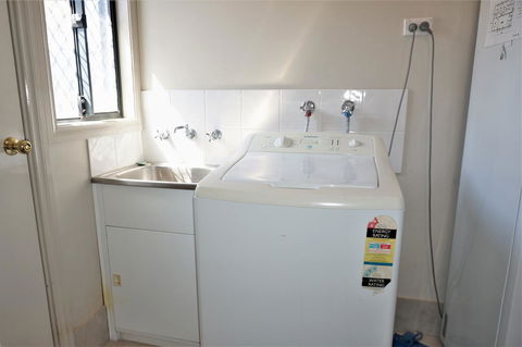 9 Krait Street - Perfect For Large Groups Or Families Alike - Tourism Caloundra 16