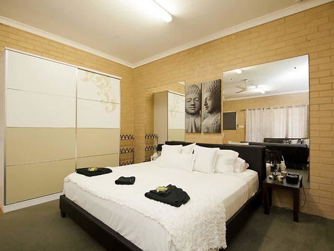 Garden Studio - Tourism Caloundra 3