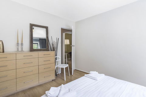 Gorgeous 26 1 Bed Designer Fitout Perfect Location - Tourism Caloundra 17