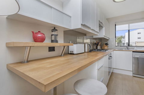 Gorgeous 26 1 Bed Designer Fitout Perfect Location - Tourism Caloundra 16