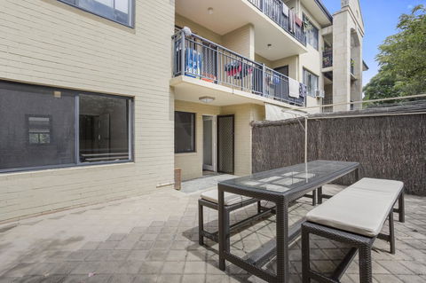 Gorgeous 26 1 Bed Designer Fitout Perfect Location - Tourism Caloundra 15