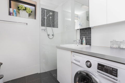 Gorgeous 26 1 Bed Designer Fitout Perfect Location - Tourism Caloundra 36