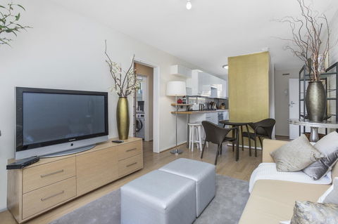 Gorgeous 26 1 Bed Designer Fitout Perfect Location - Tourism Caloundra 20