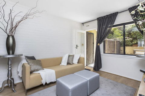Gorgeous 26 1 Bed Designer Fitout Perfect Location - Tourism Caloundra 41