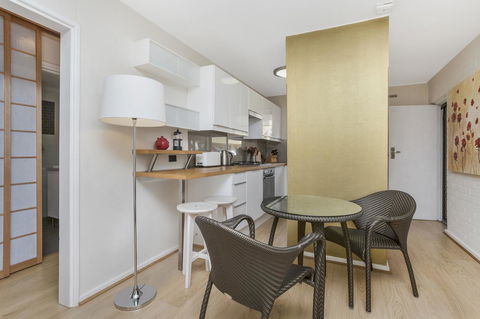 Gorgeous 26 1 Bed Designer Fitout Perfect Location - Tourism Caloundra 12