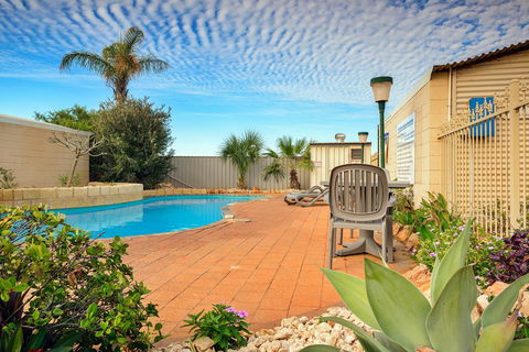 Osprey Holiday Village Unit 113 2 Bedroom - Tourism Caloundra 17