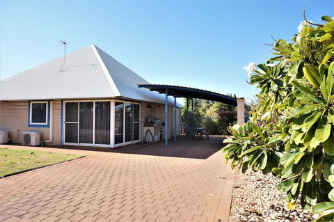 Osprey Holiday Village Unit 113 2 Bedroom - Tourism Caloundra 14