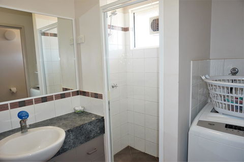 Osprey Holiday Village Unit 113 2 Bedroom - Tourism Caloundra 9