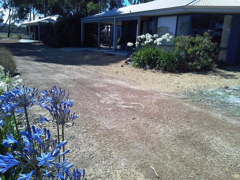 Cosy Corner Chalets - Tourism Caloundra 11