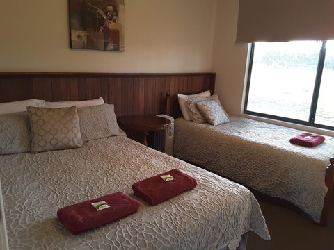 Cosy Corner Chalets - Tourism Caloundra 9