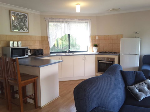 Cosy Corner Chalets - Tourism Caloundra 5