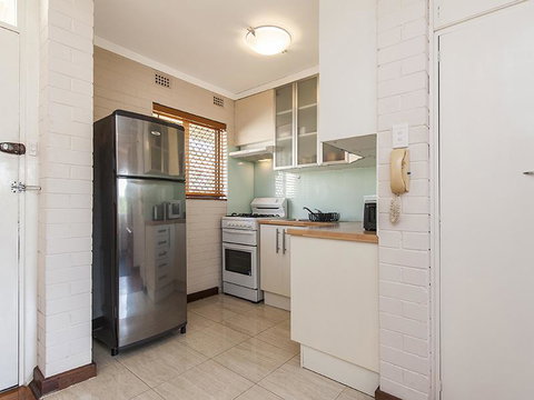 Rosalie 35 - Tourism Caloundra 10