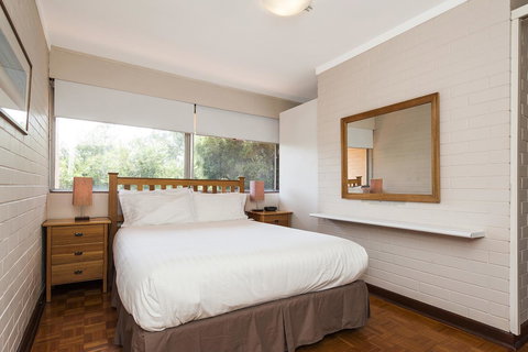 Rosalie 35 - Tourism Caloundra 13