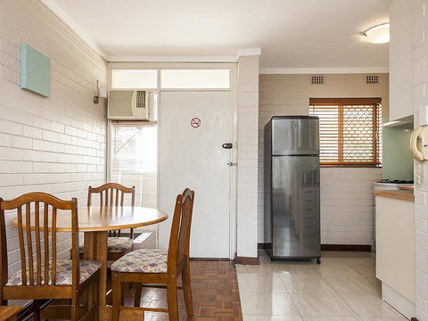 Rosalie 35 - Tourism Caloundra 5