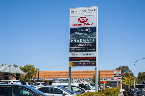 Rosalie 35 - Tourism Caloundra 20