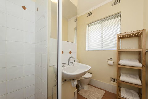 Rosalie 35 - Tourism Caloundra 17