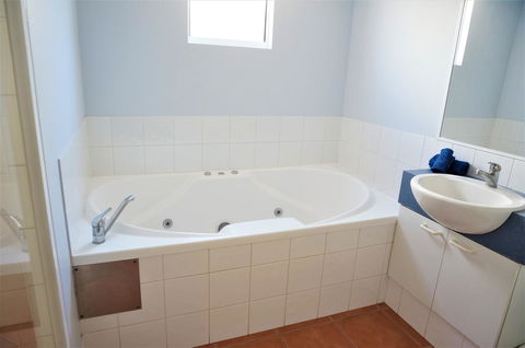 Osprey Holiday Village Unit 118 - Tourism Caloundra 9
