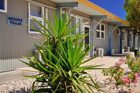 Getaway Villas Unit 384 - Tourism Caloundra 1