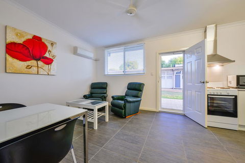 Getaway Villas Unit 384 - Tourism Caloundra 3