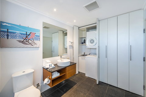 A 406 FANTASTIC OCEAN BEACH And MARINA VIEW APT - MANDURAH - Tourism Caloundra 15
