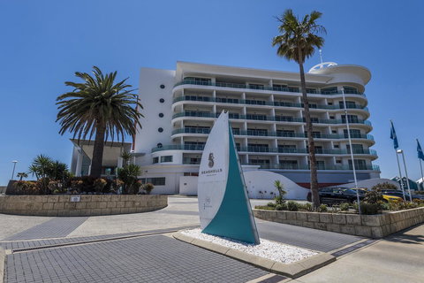 A 406 FANTASTIC OCEAN BEACH And MARINA VIEW APT - MANDURAH - Tourism Caloundra 3