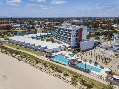 A 406 FANTASTIC OCEAN BEACH And MARINA VIEW APT - MANDURAH - Tourism Caloundra 7