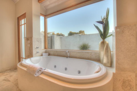 Moana Spa Villas - Prime Yallingup Location - Tourism Caloundra 6
