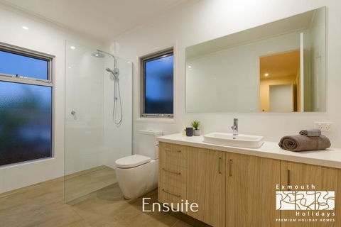 20 Madaffari Drive - Tourism Caloundra 12