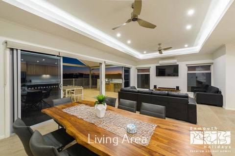 20 Madaffari Drive - Tourism Caloundra 3