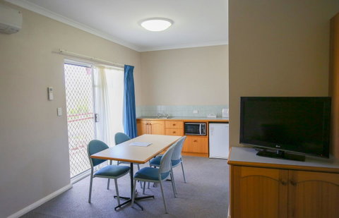 Esplanade Hotel Busselton - Tourism Caloundra 20