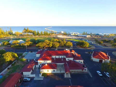 Esplanade Hotel Busselton - Tourism Caloundra 0