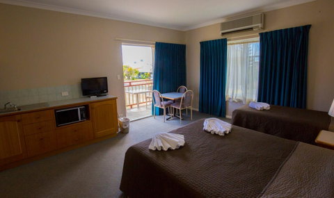 Esplanade Hotel Busselton - Tourism Caloundra 15