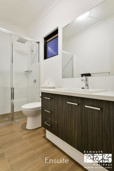 8 Kestrel Place - PRIVATE JETTY & POOL - Tourism Caloundra 8