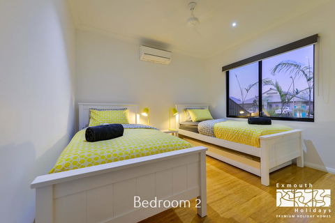 8 Kestrel Place - PRIVATE JETTY & POOL - Tourism Caloundra 10