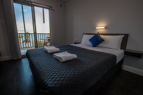 Beadon Bay Hotel - Tourism Caloundra 4
