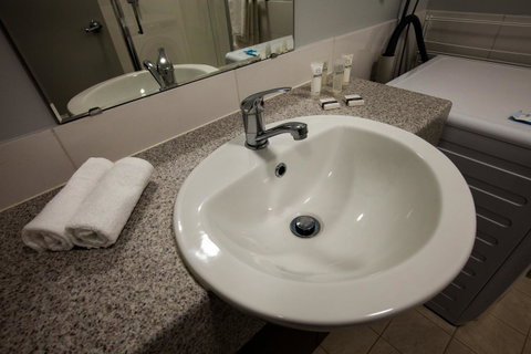 Beadon Bay Hotel - Tourism Caloundra 10
