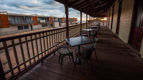 Beadon Bay Hotel - Tourism Caloundra 16