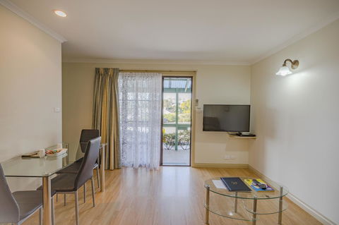 Queechy Motel - Tourism Caloundra 21