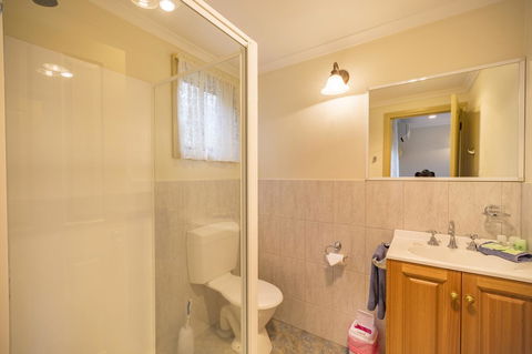 Queechy Motel - Tourism Caloundra 1