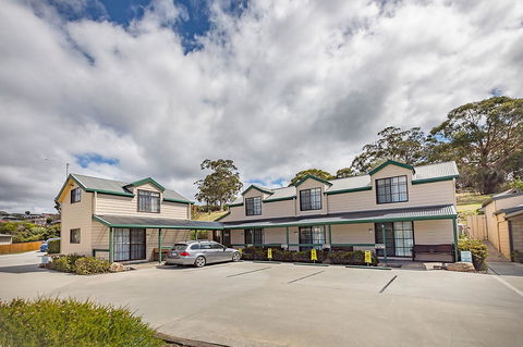 Queechy Motel - Tourism Caloundra 0
