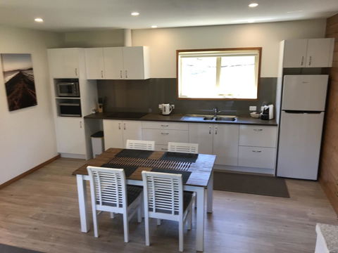 Loma Cottages - Tourism Caloundra 0