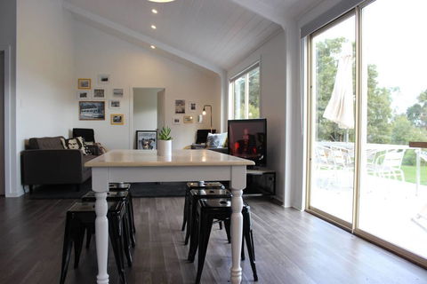 Boomers Retreat, Alonnah, Bruny Island - Tourism Caloundra 1
