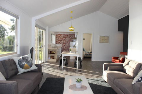 Boomers Retreat, Alonnah, Bruny Island - Tourism Caloundra 0