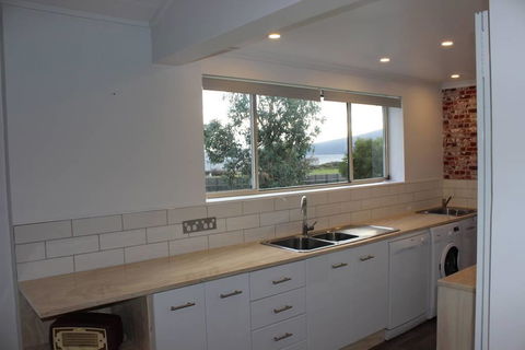 Boomers Retreat, Alonnah, Bruny Island - Tourism Caloundra 5