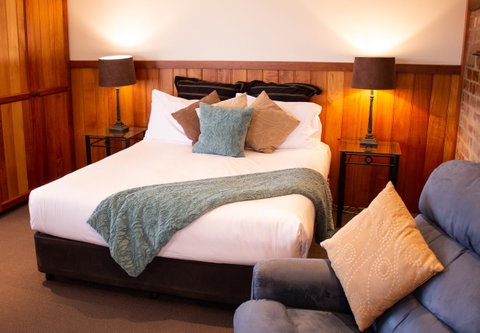 Stanley Hotel & Apartments - Tourism Caloundra 4