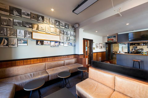 Customs House Hotel - Tourism Caloundra 1