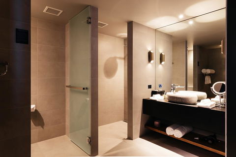 MACq 01 Hotel - Tourism Caloundra 2