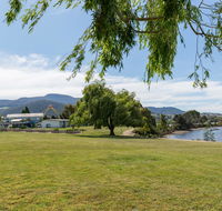 Riverfront Motel  Villas - Tourism Caloundra